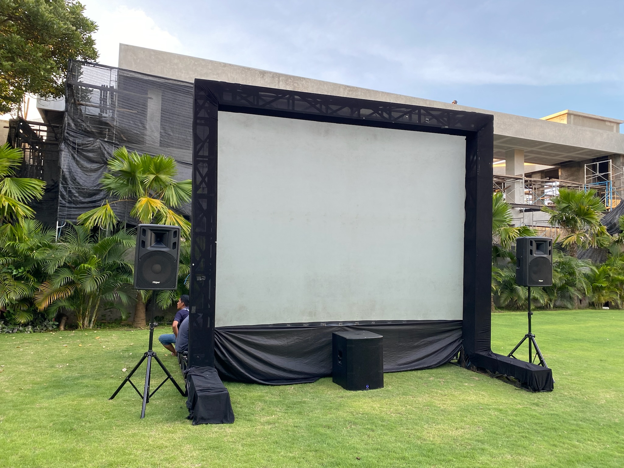Screen 3x2m + Rigging — Indoor/Outdoor