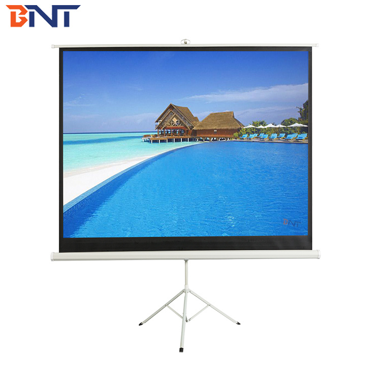 Screen 2.4x2m + Tripod — Indoor